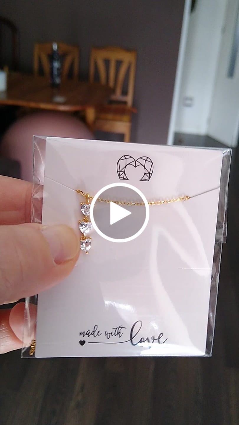 Customer video review of Collar Amores