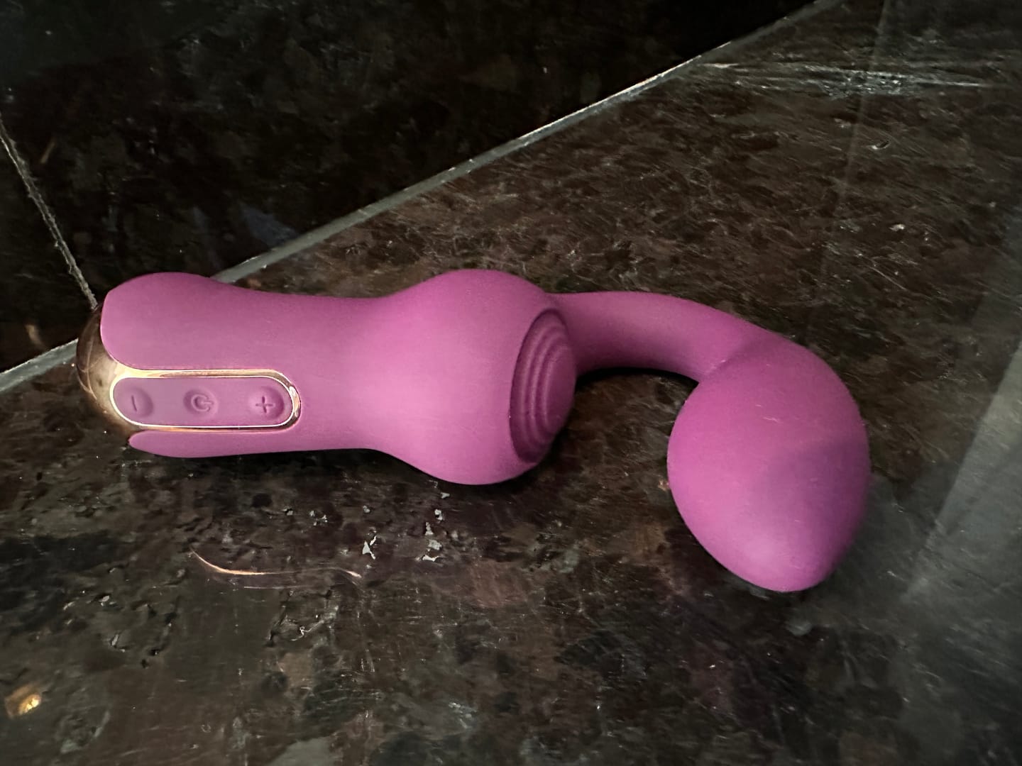 Customer photo review of Illa - Dual stimulation vibrator clit tapper