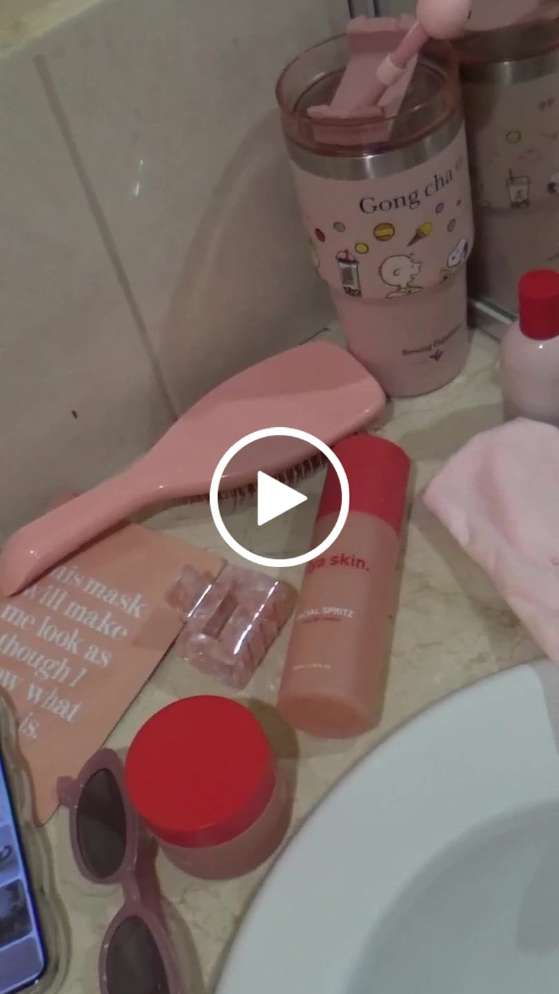 Customer video review of Facial Spritz