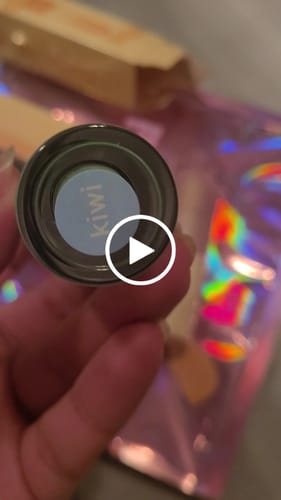 Customer video review of Kiwi Lip Oil