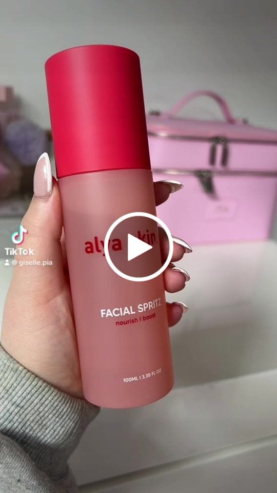 Customer video review of Facial Spritz