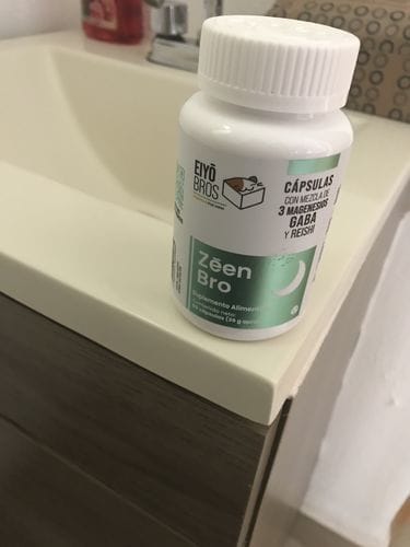 Customer photo review of Zeen suplemento con Reishi, GABA,3 Magnesios, pasiflora (Descanso profundo y relajación)