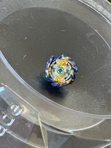 Customer photo review of Takara Tomy Beyblade Burst Super King B-167 Booster Mirage Fafnir.Nt 2S