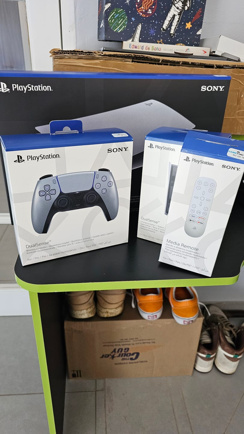 Customer photo review of PS5 Media Remote - Glacier White