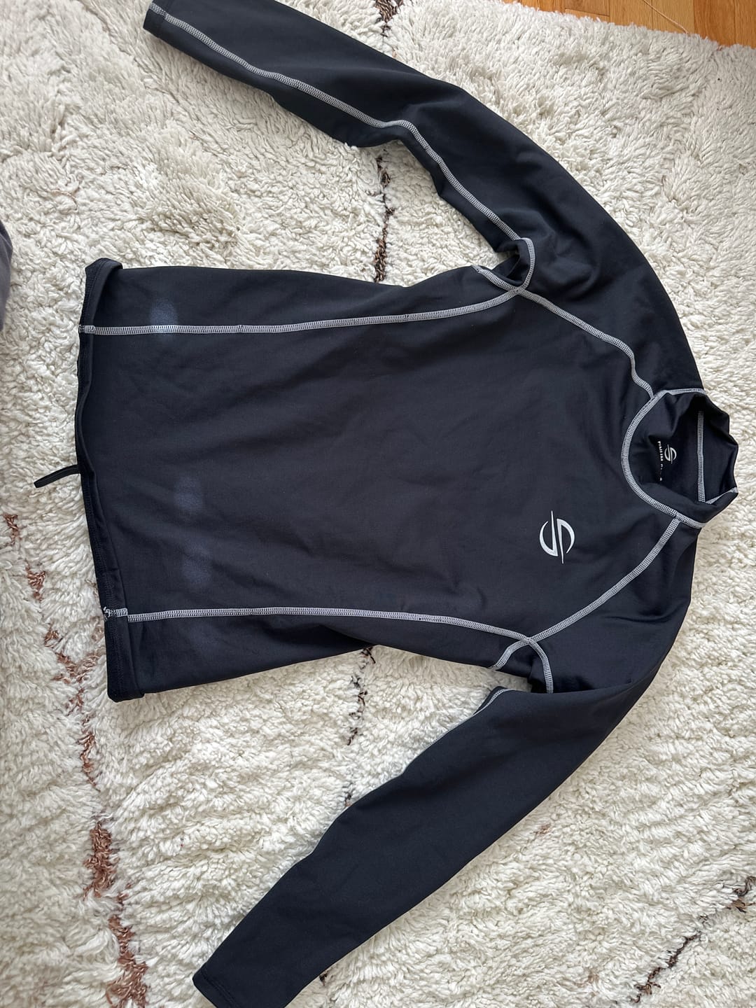 Customer photo review of Long Sleeve Fleece Thermo Rash Guard Unisex UPF 50+ |  Black