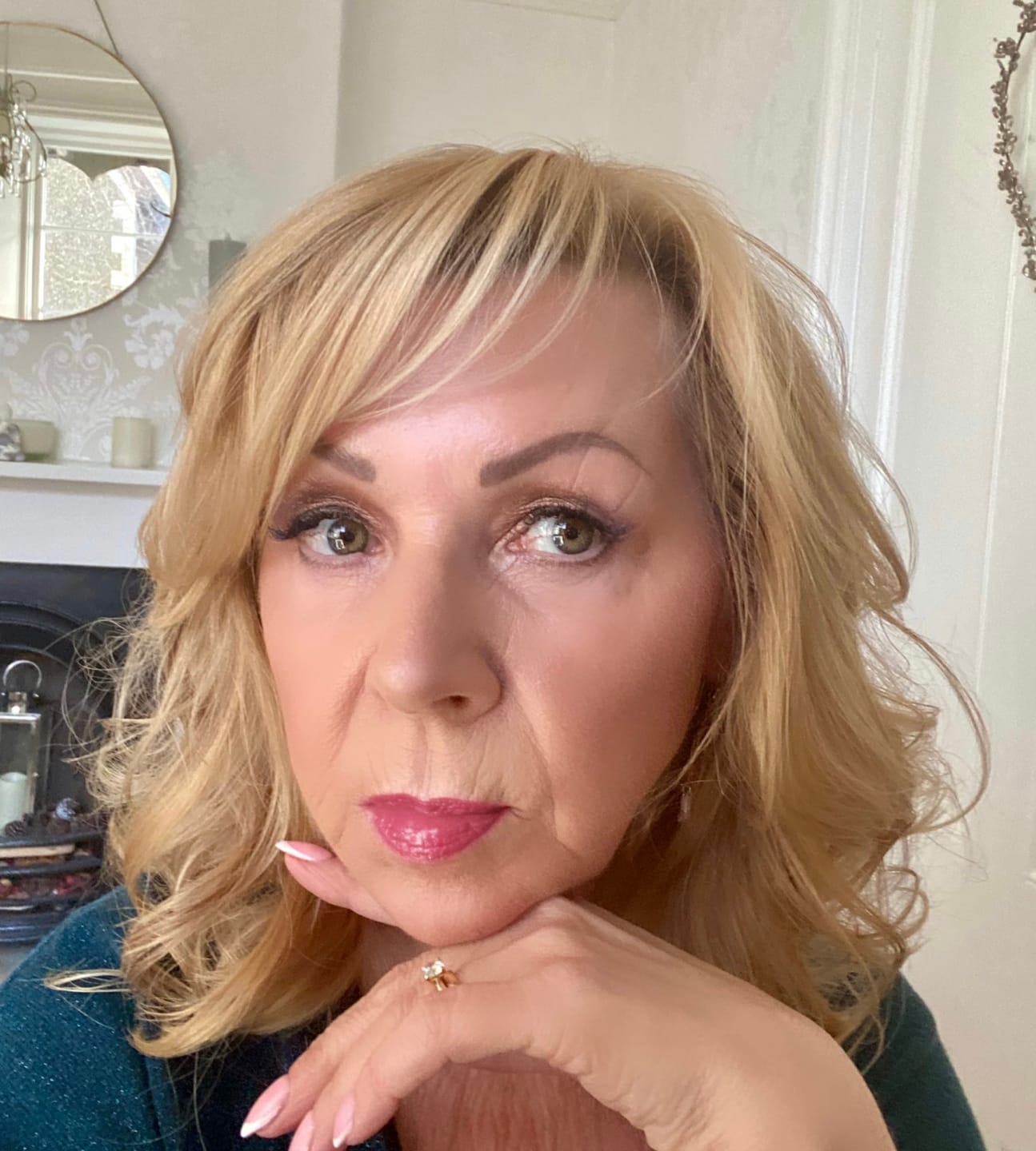 Customer photo review of Stranded 14" Seamless Five Piece Clip-in Human Hair Extension (95g)