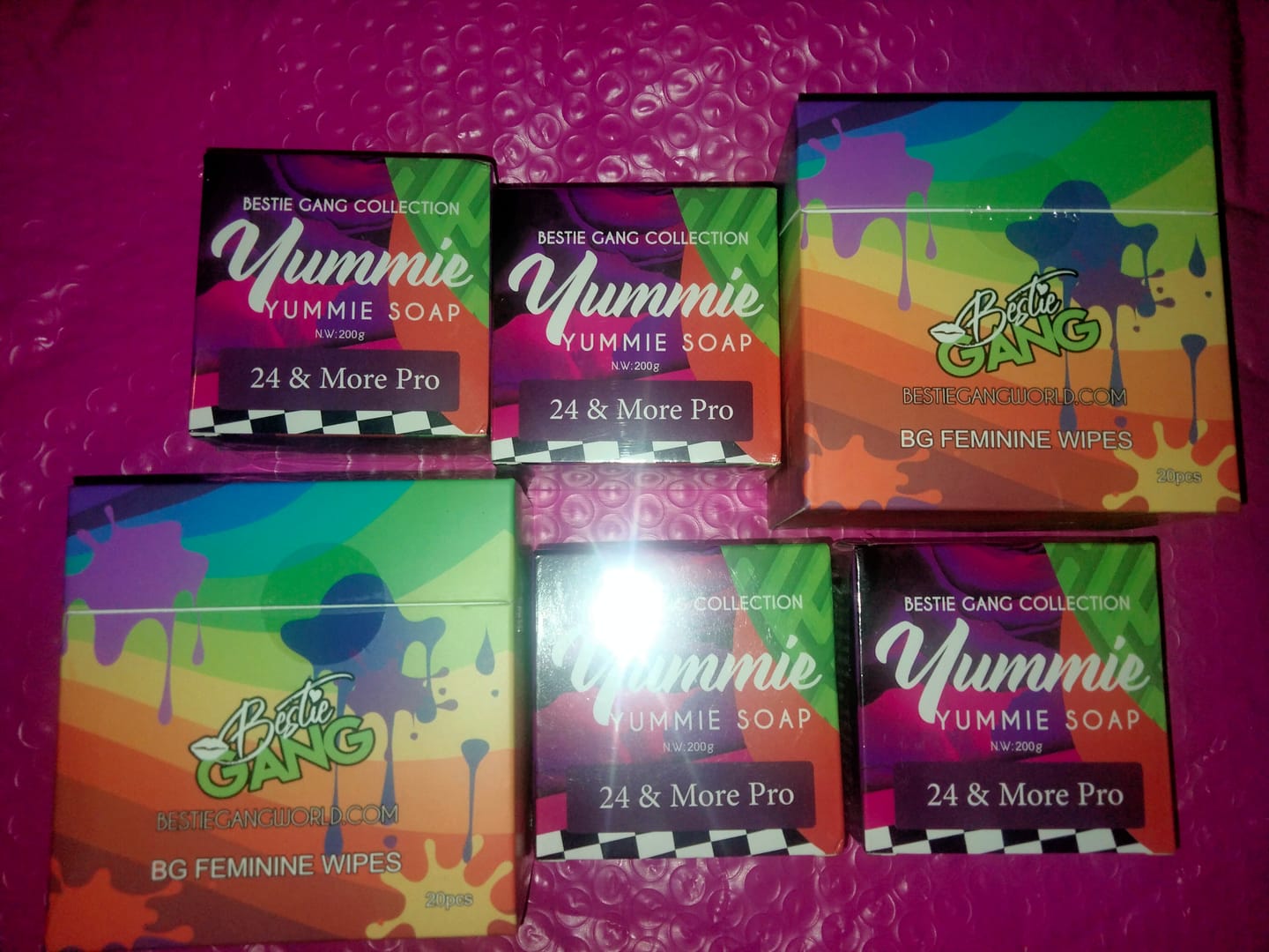 Customer photo review of 20 Bg Feminine Wipes “24 & More scent”