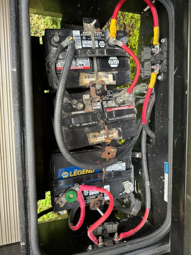 Customer photo review of Power Queen 12V 100Ah Self-Heating Deep Cycle Lithium Battery
