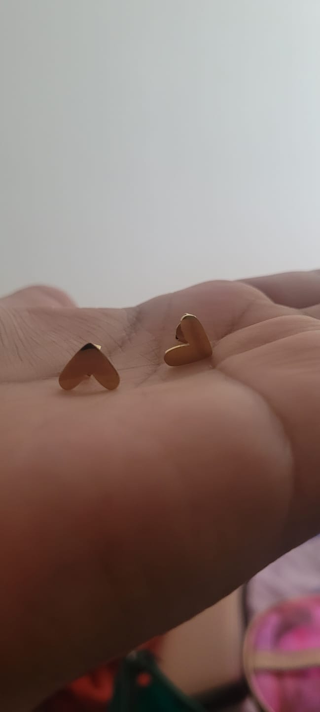 Customer photo review of Aretes Corazón