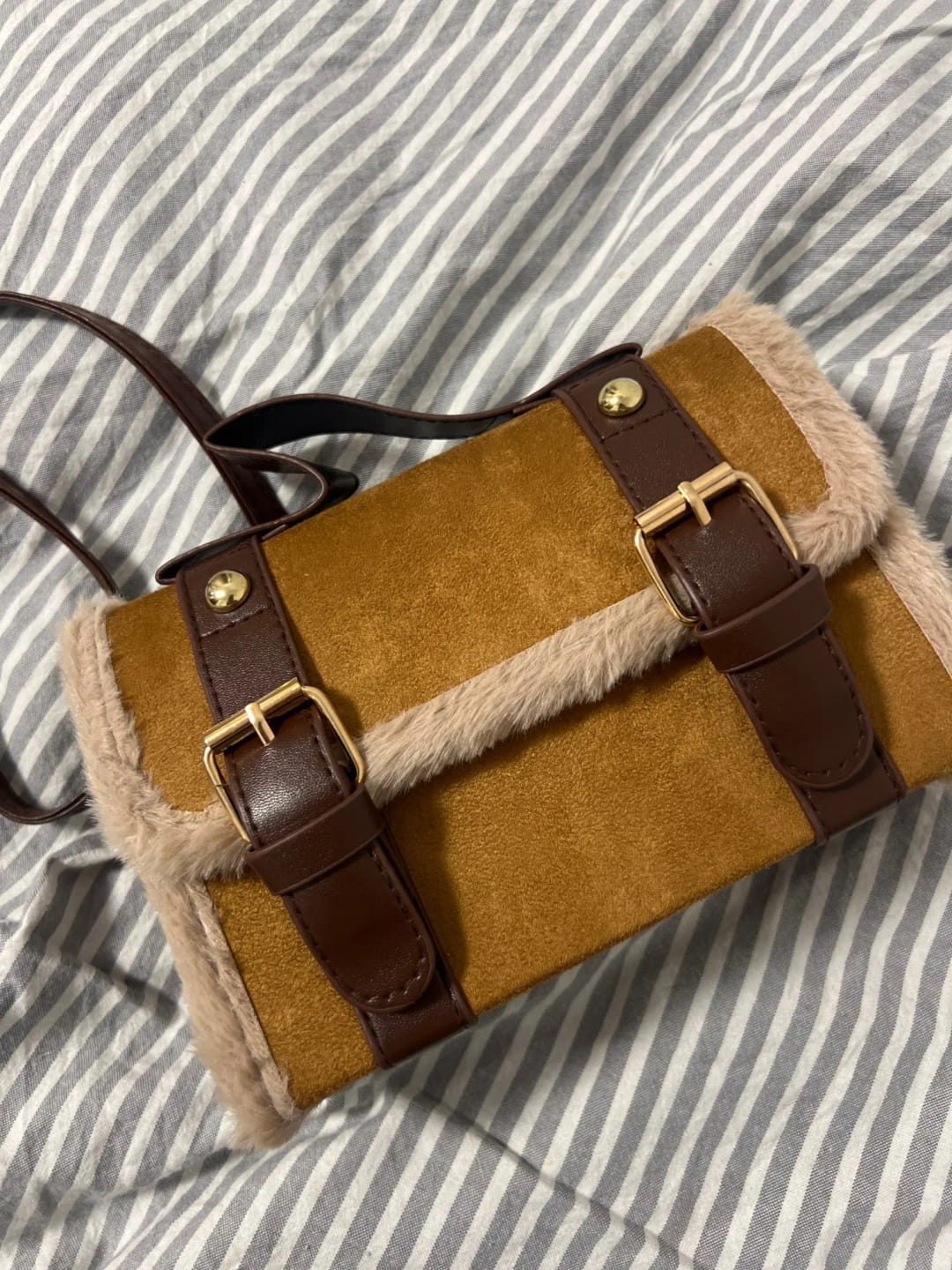 Customer photo review of Nordic Crossbody Bag