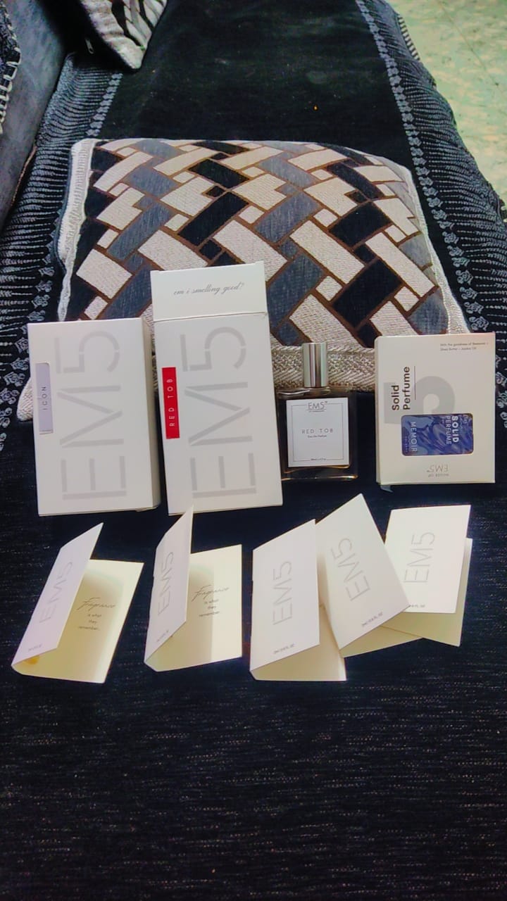 Customer photo review of EM5™ Red Tob Unisex Perfume | Eau De Parfum Spray for Men & Women | Spicy Tobacco Woody Fragrance Accords | Luxury Gift for Him / Her | Sizes Available: 50 ml / 15 ml
