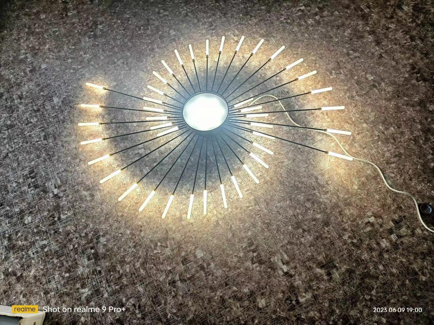 Customer photo review of WOMO Firework Sunburst Flush Mount Ceiling Light-WM1001