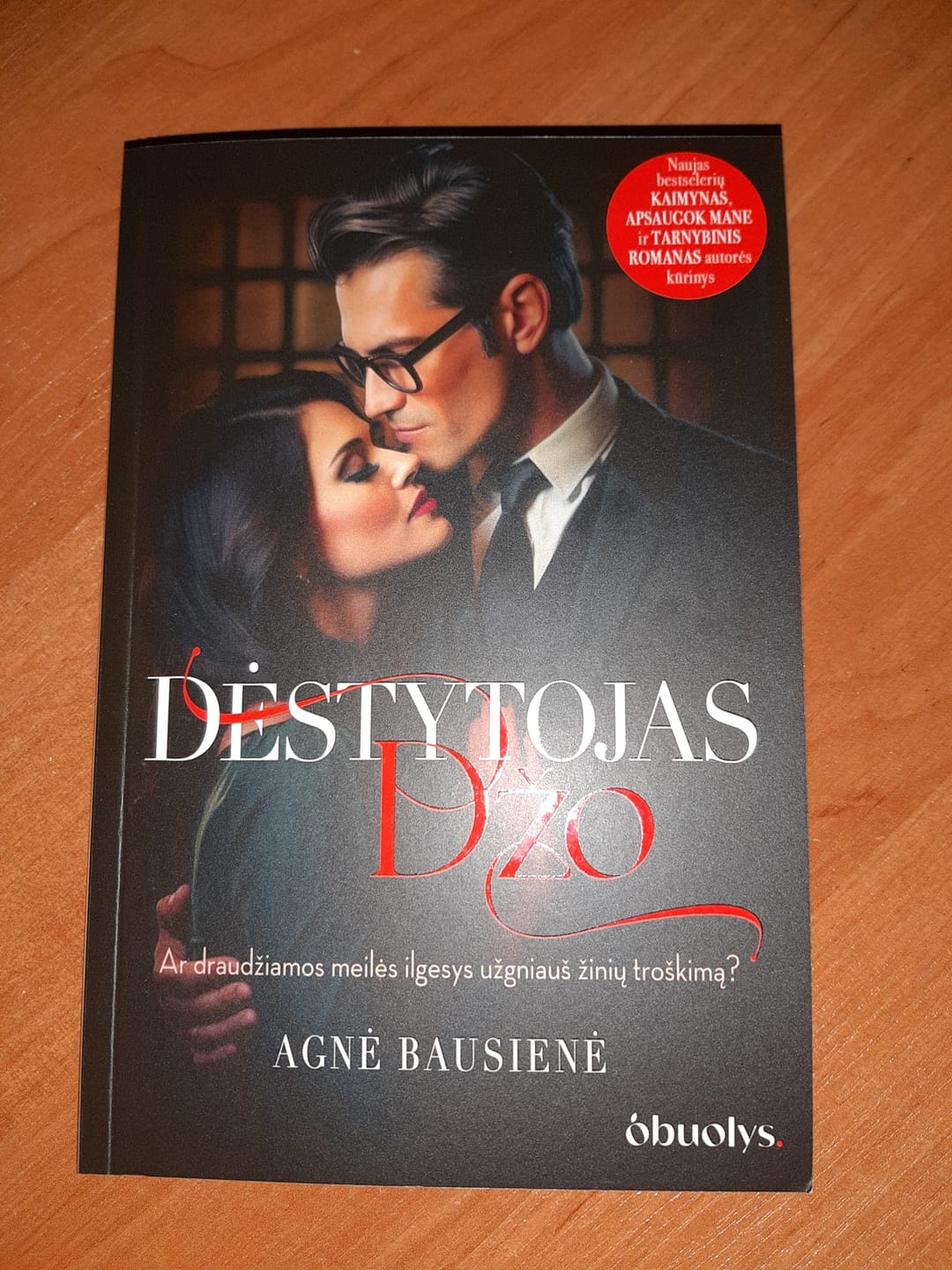 Customer photo review of Dėstytojas Džo: ar studentės ir dėstytojo meilė gali gyvuoti? O galbūt karšti jausmai galingesni už viską?