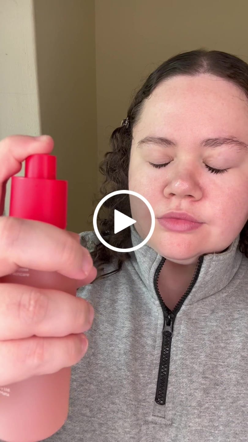 Customer video review of Facial Spritz