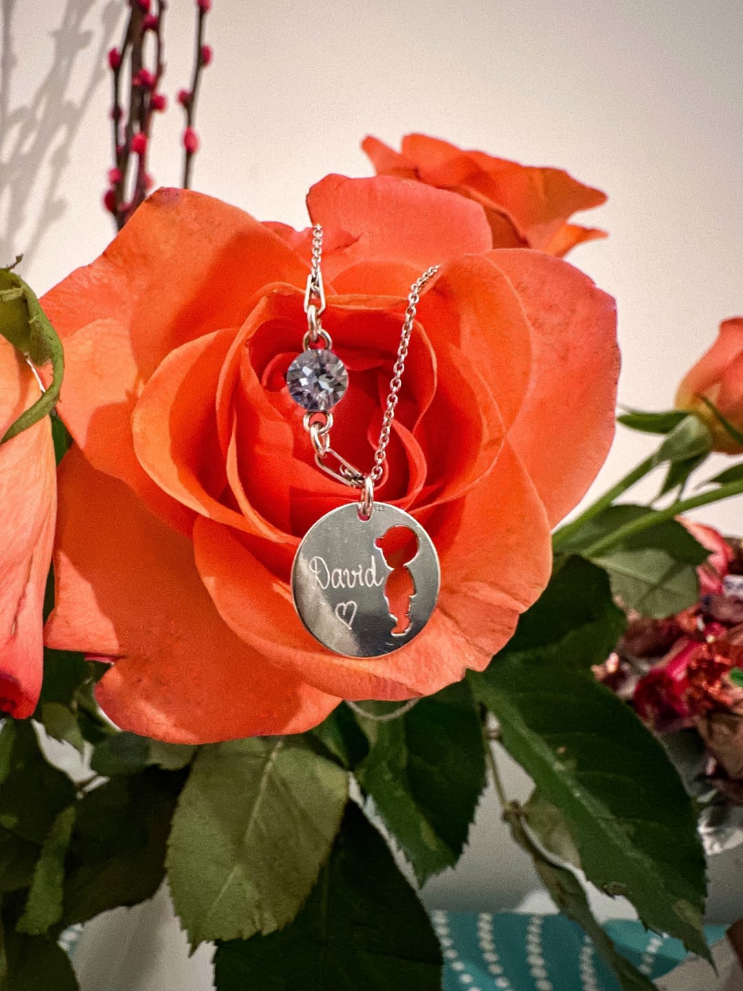 Customer photo review of Halskette mit Geburtsstein und Gravur "Mama"