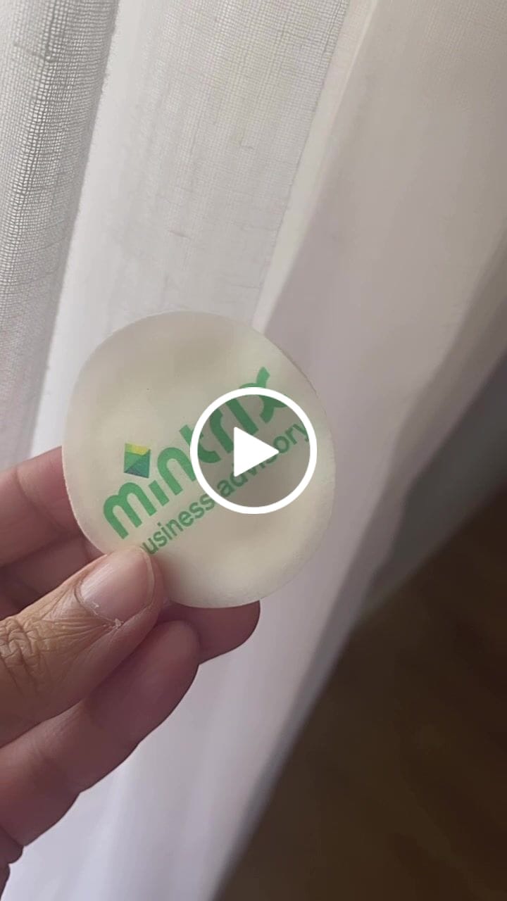 Customer video review of Wafer Paper (0.3mm thin) - 12 x 5 cm Pre-cut Cupcake Custom Edible Images