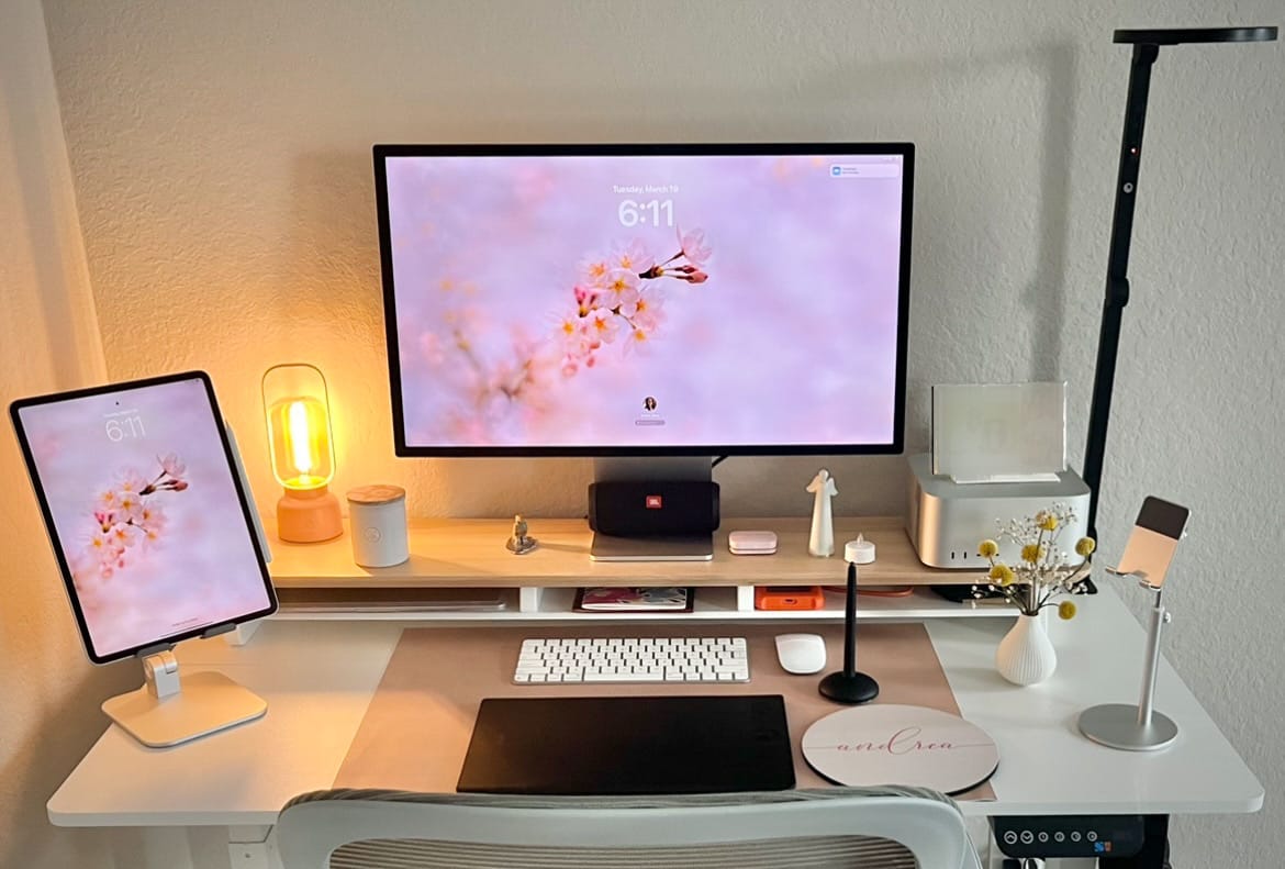 Customer photo review of Monitor stand with shelf