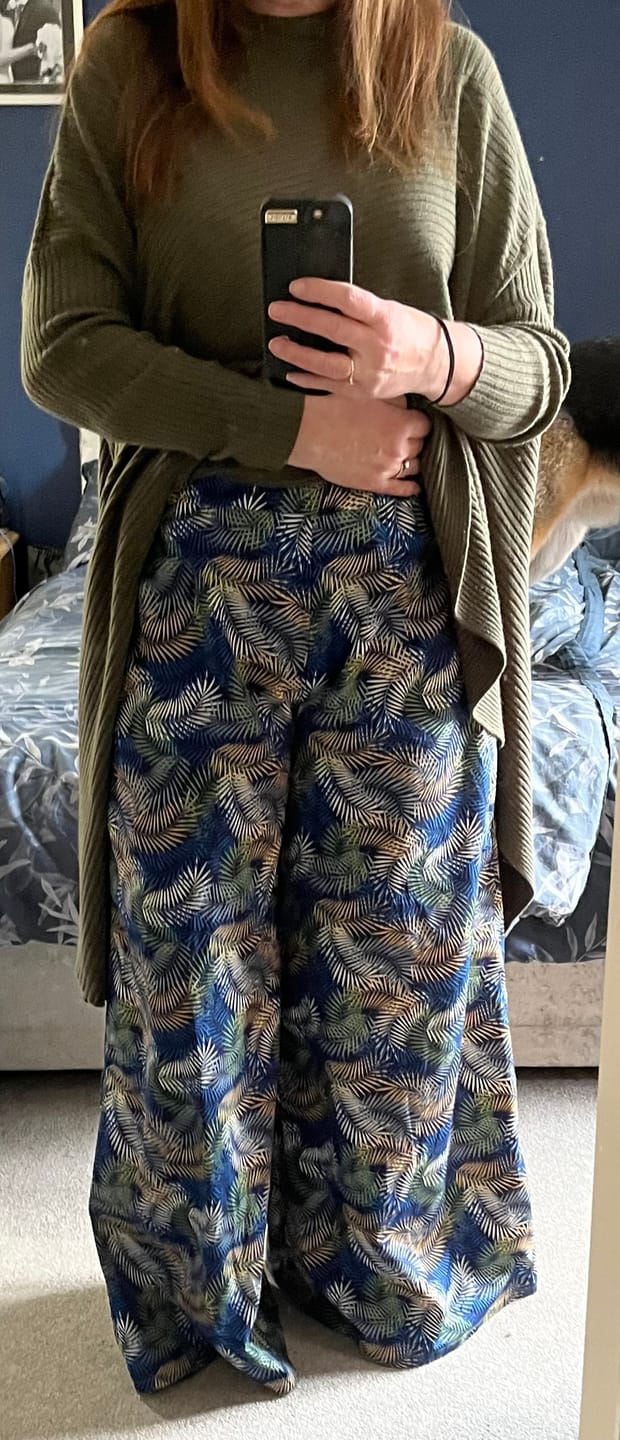 Customer photo review of Tropical Fern Leaves Rose & Hubble Cotton Poplin Fabric