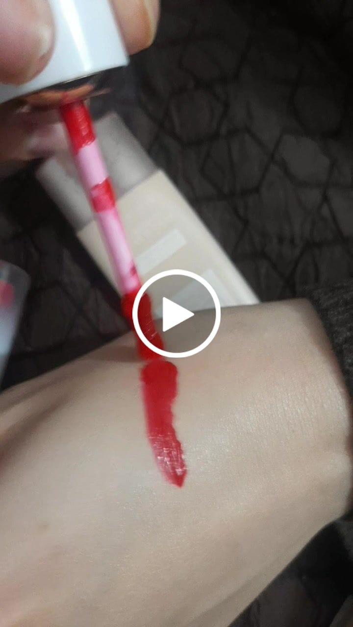 Customer video review of O.TWO.O MISTY CREAMY VELVET LIP MUD