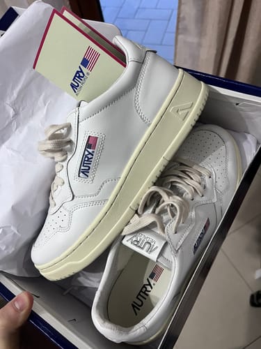 Customer photo review of Sneakers Medalist Low