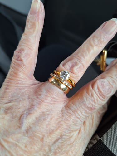 Customer photo review of Moissanite Series Fashion Six Prong Sterling Silver Engagement Ring