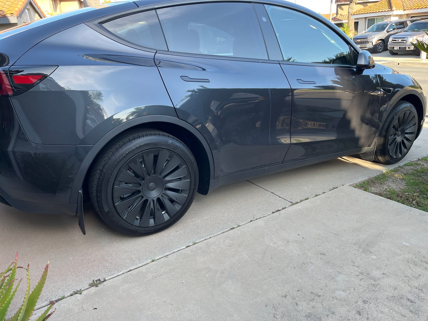 Customer photo review of TESPLUS 19'' Blade Style Wheel Cover for Model Y