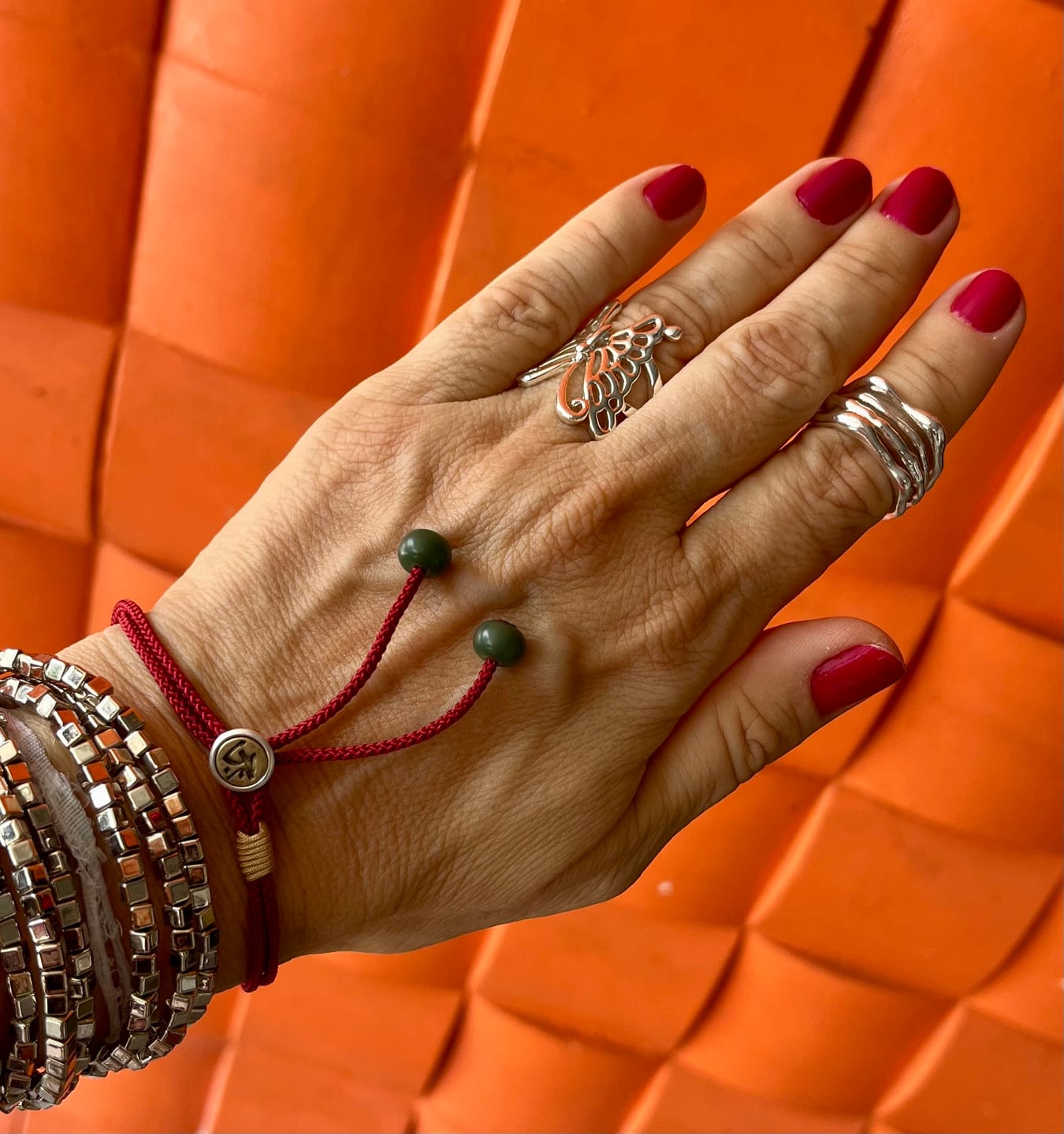 Customer photo review of Pulseira Tibetana da Proteção
