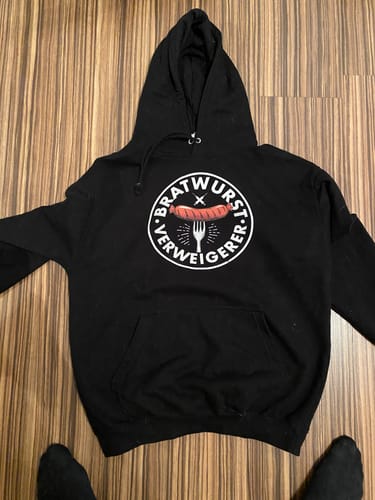 Customer photo review of HOODIE BUBEN • BRATWURST-VERWEIGERER