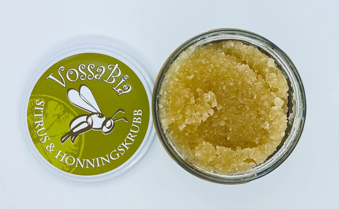 Reseña fotográfica de un cliente sobre el exfoliante corporal de cítricos