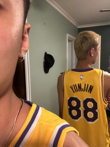 Customer photo review of Le Sserafim Basketball Jersey