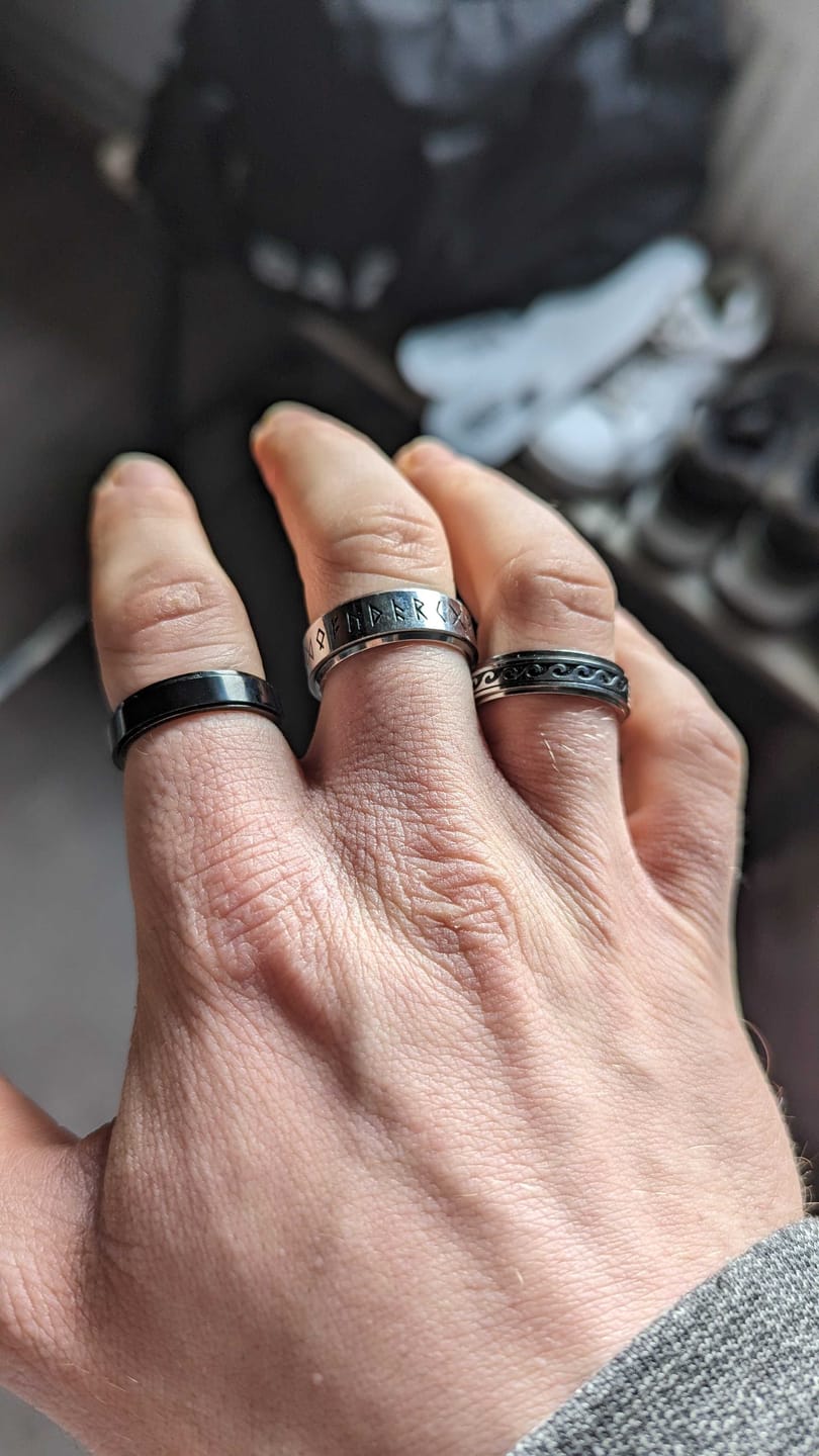 Customer photo review of Bague d'Anxiété Acier Inoxydable - KARA