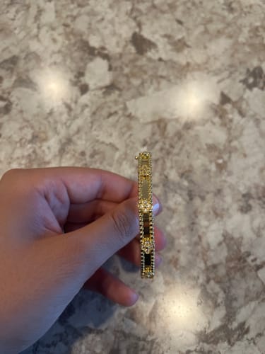 Customer photo review of Mini Avelle Bangle — Gold