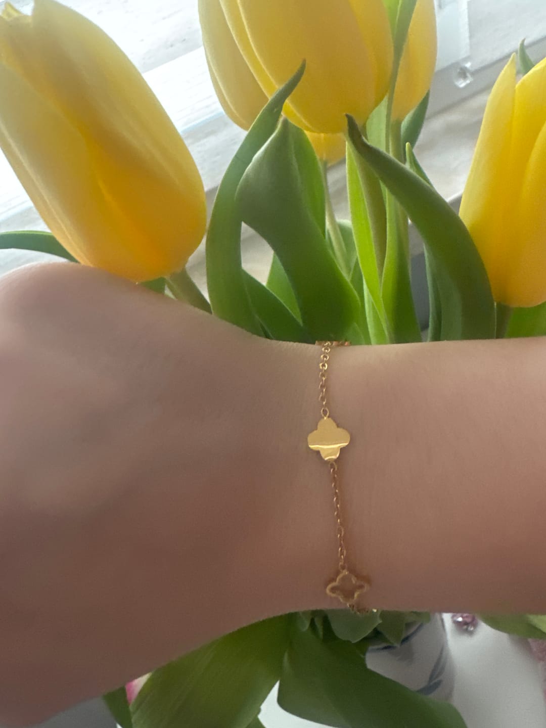 Customer photo review of Clover Armband | 18K vergoldet