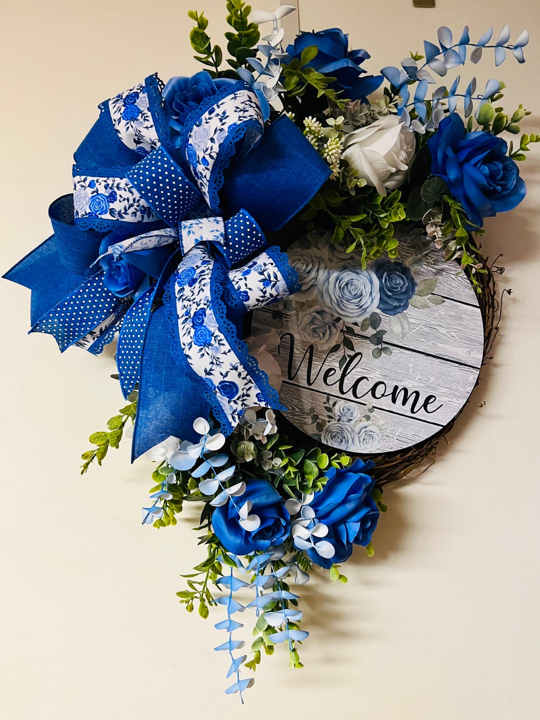 Customer photo review of 16" Round Grapevine Wreath - DECOE-035