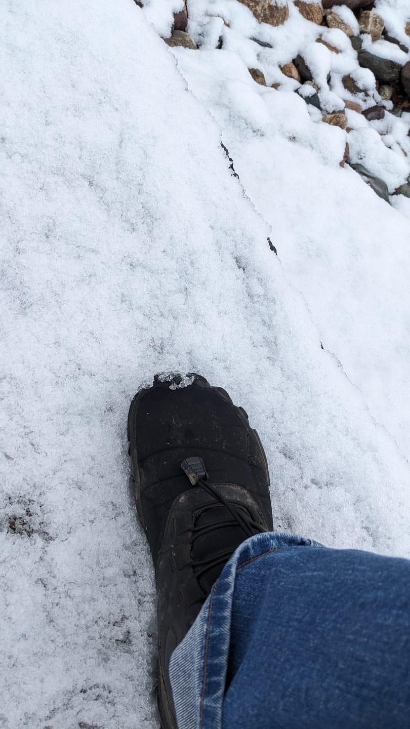 Customer photo review of Caspar Pro - Non-slip & Water-Resistant Winter Barefoot Shoe