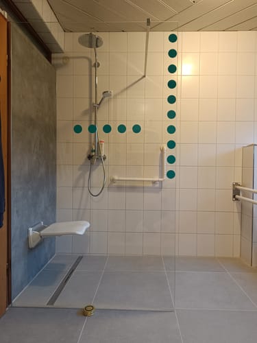 Customer photo review of SONNI Walk In/ Begehbare DuscheDuschabtrennung Duschwand Nano Klarglas Glasstärke 8mm Breite 70-120cm