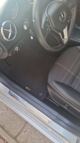 Katarzyna T. review of Dywaniki samochodowe na zamówienie - Przód i tył image 1 out of 1