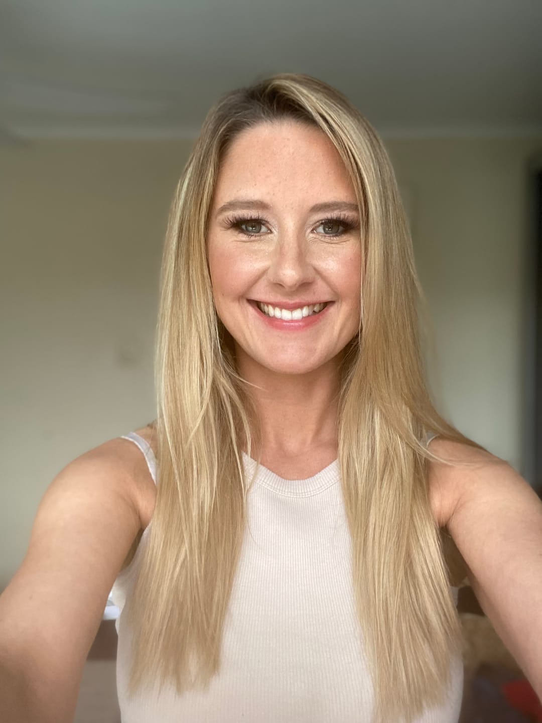 Customer photo review of Stranded 16" Lace Clip-in Human Hair Extension (140g)