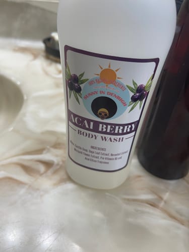 Customer photo review of Acai Berry Body Wash