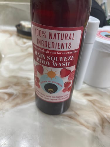 Customer photo review of A Main Squeeze Body Wash