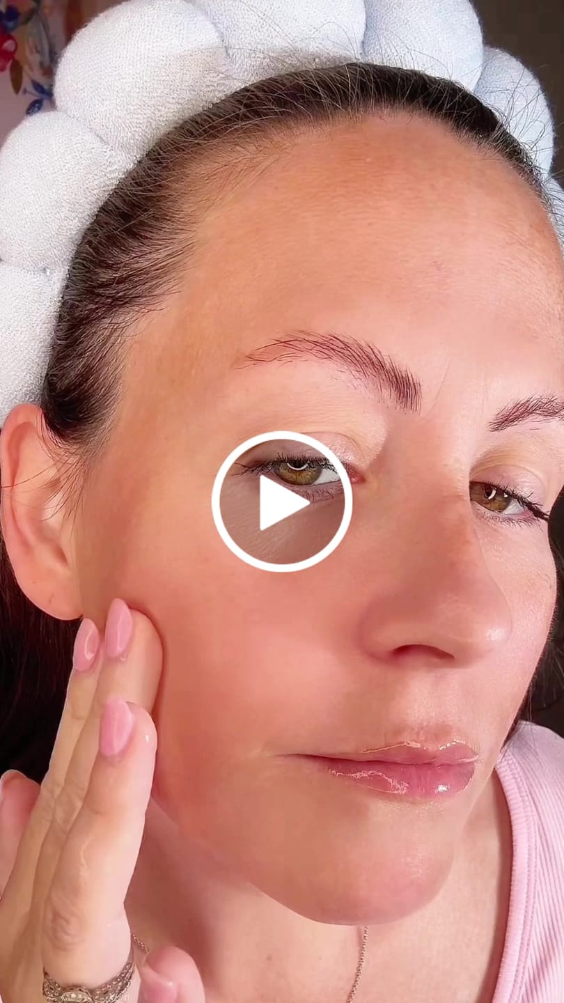 Customer video review of Facial Spritz