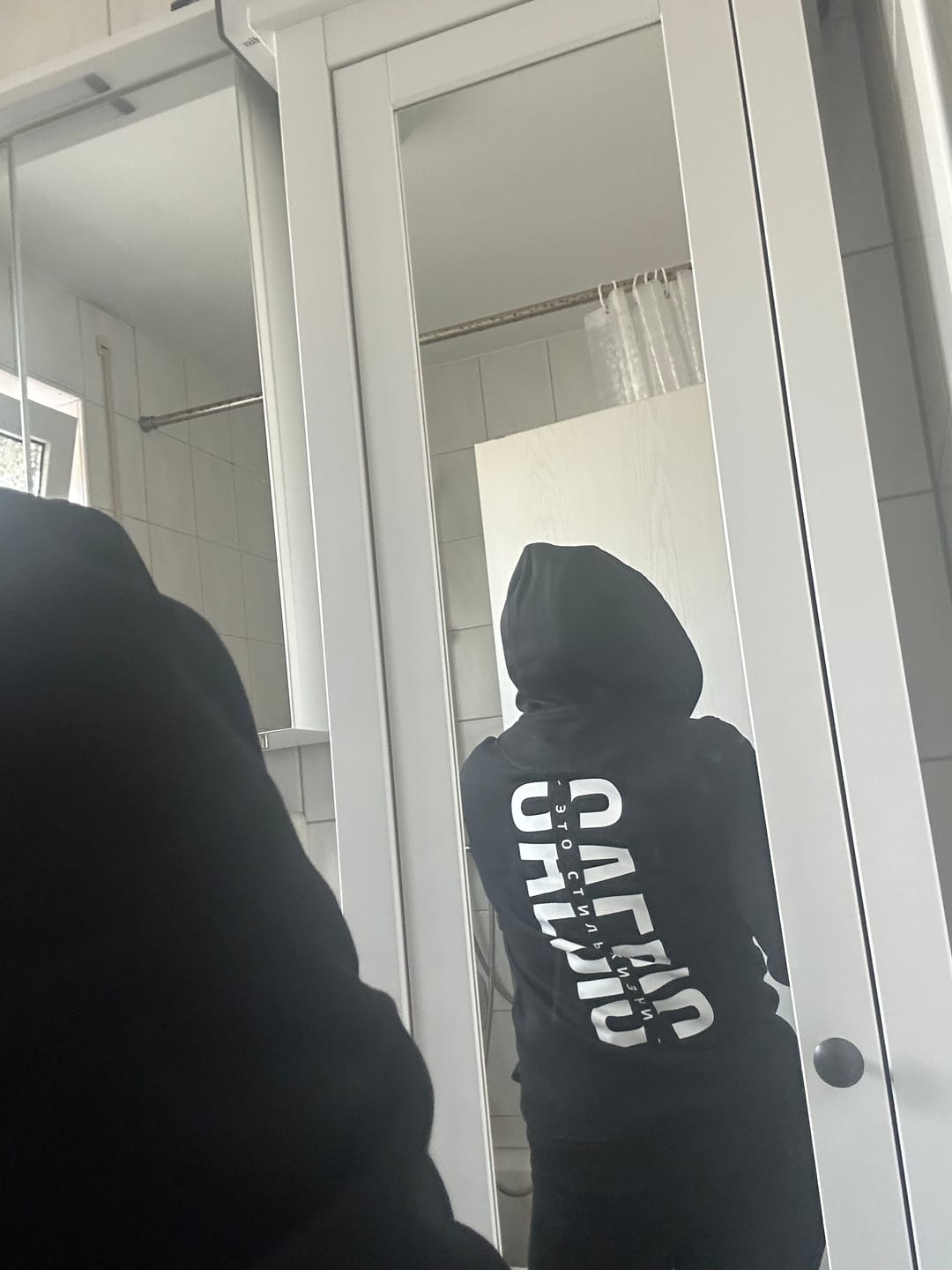 Customer photo review of Это стиль жизни - Damen Oversized Zip Hoodie mit Reißverschluss schwarz by SAEBIS®