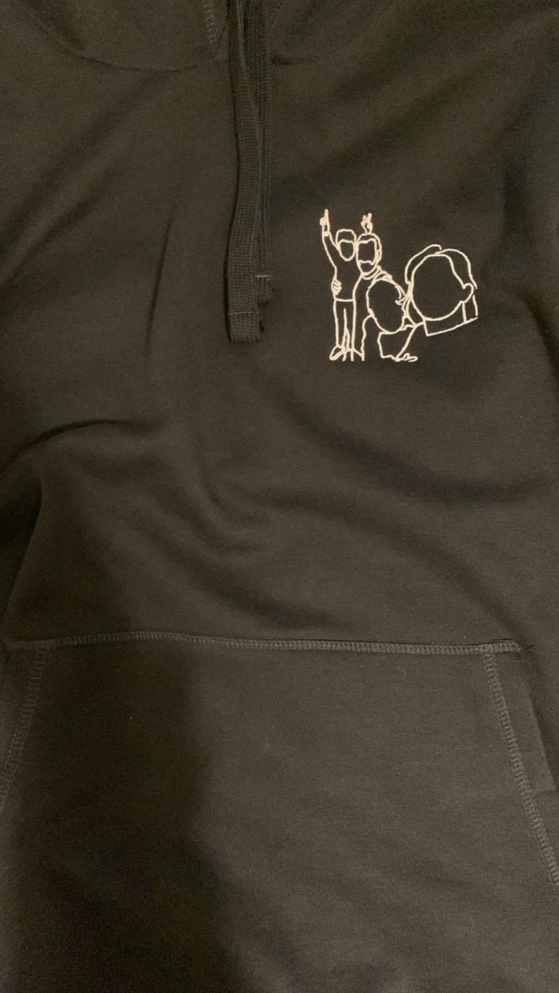 Customer photo review of Camisola Line Art Personalizável