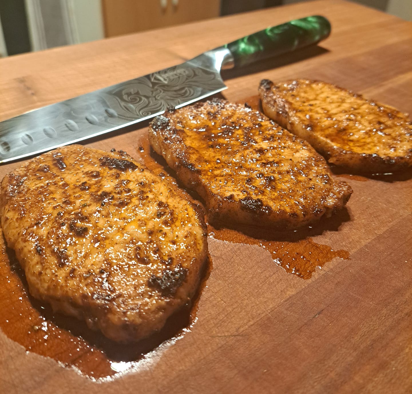 Customer photo review of Imperial Knife Block — Acacia Hardwood, 15 Slots