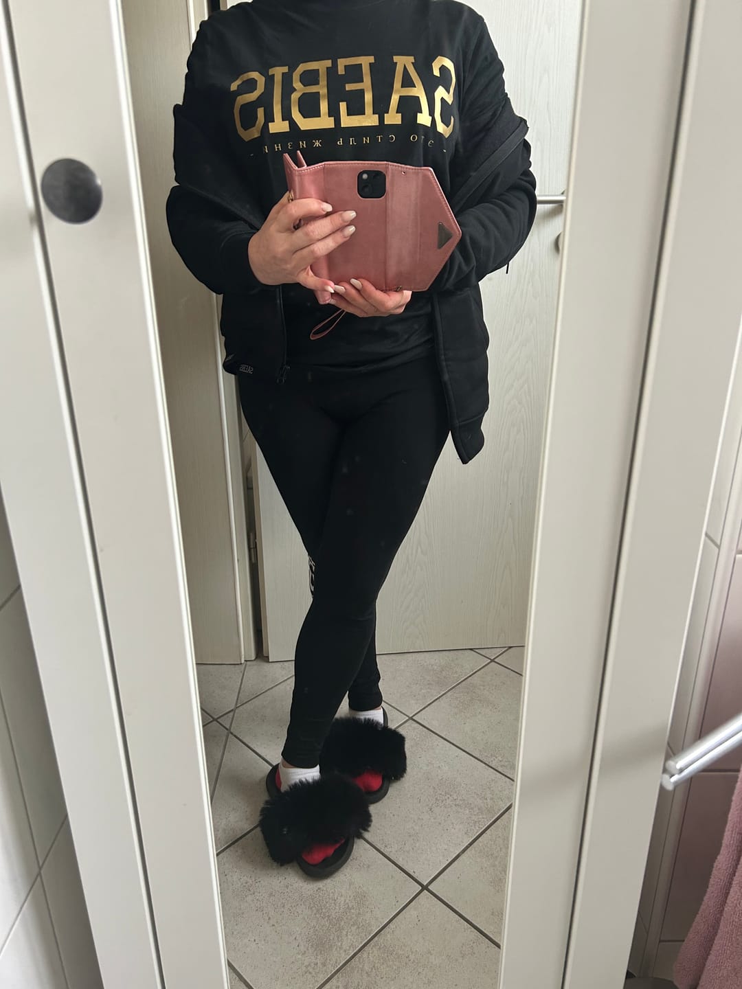 Customer photo review of Lifestyle Damen Oversized T-Shirt Gold Edition by SAEBIS®