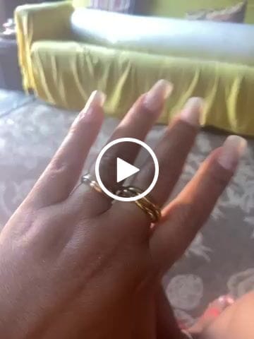 Customer video review of Anel Trindade Banhado em Ouro 18K
