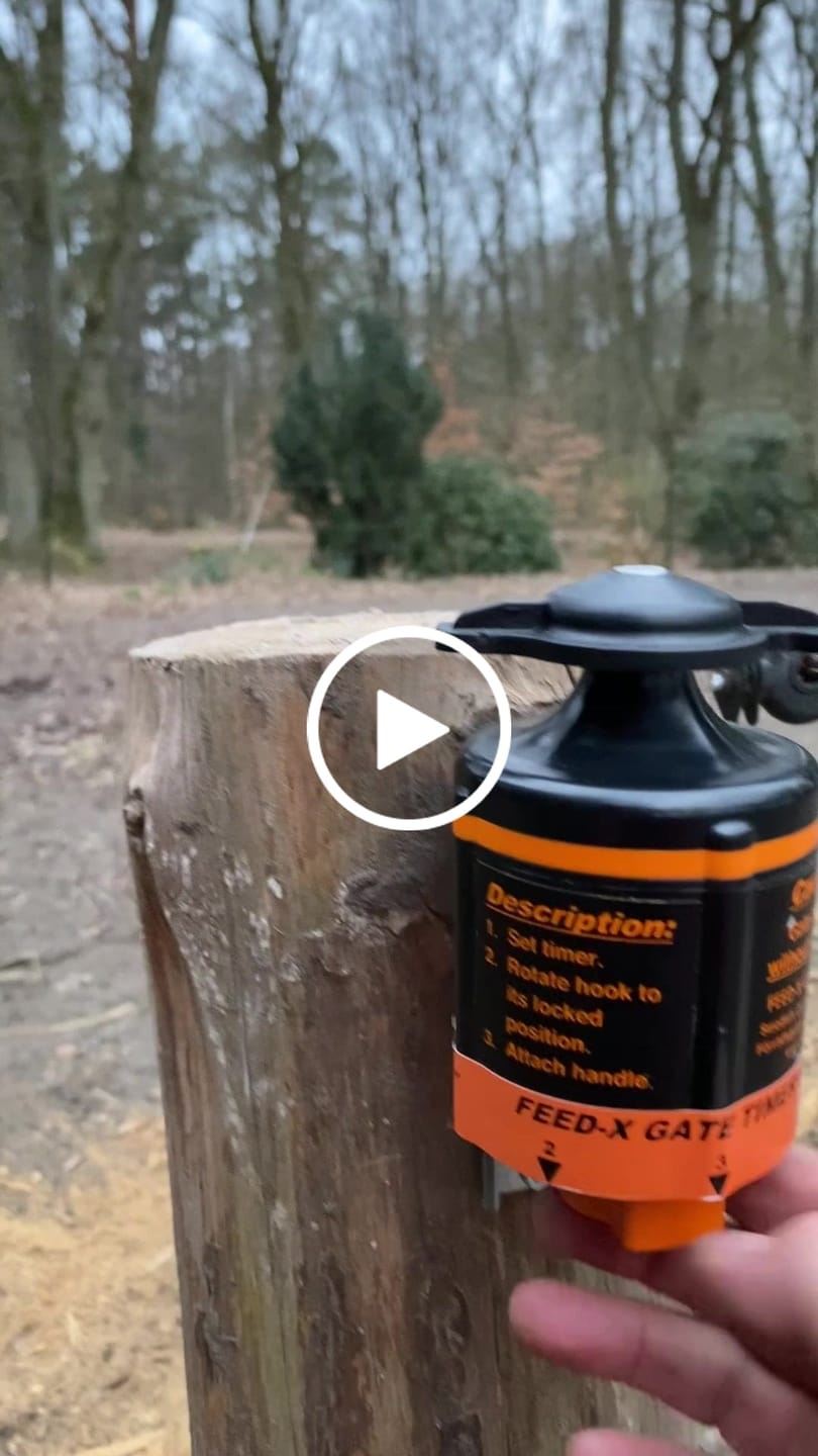 Customer video review of Feed-X - Automatischer Weidezaunöffner mit mechanischer Zeitschaltuhr