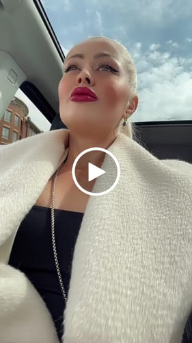 Customer video review of Full Shine 100% Human Hair Ponytail Extensions Platinum Blonde (#60)