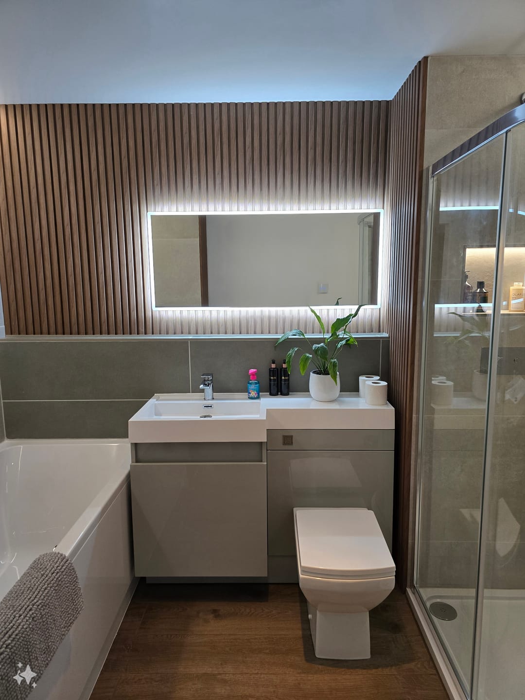 Customer photo review of SlatWall Waterproof Walnut