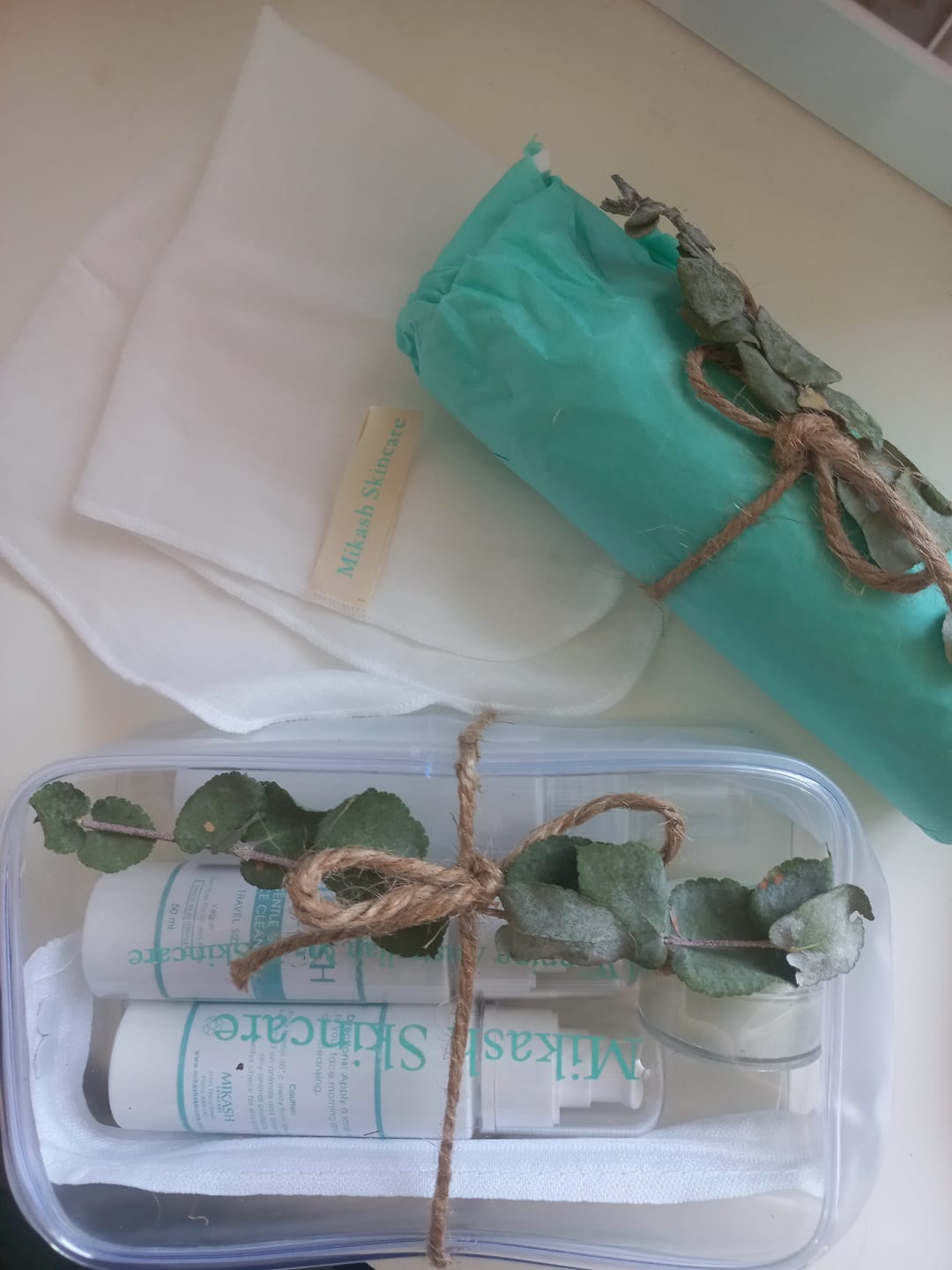 Customer photo review of Mikash trial size skincare set